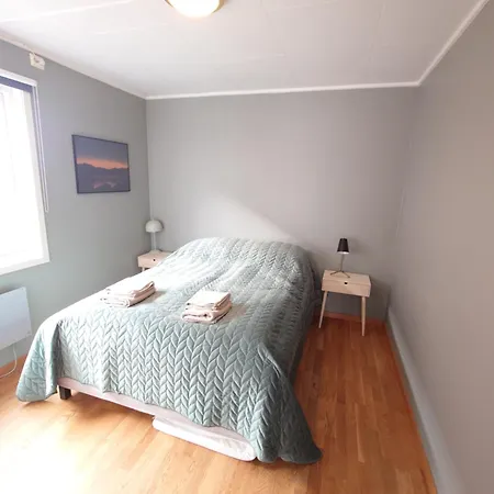 Bright And Comfortable With Easy Airport Access, Parking And Nature Nearby Apartament *
