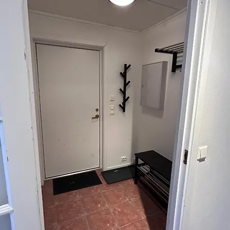 Bright And Comfortable With Easy Airport Access, Parking And Nature Nearby Appartamento Tromsø