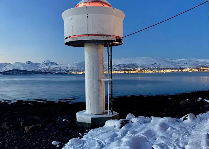 Apartamento Comfortable Tromso Apartment With Easy Airport Access, Parking And Nature Nearby