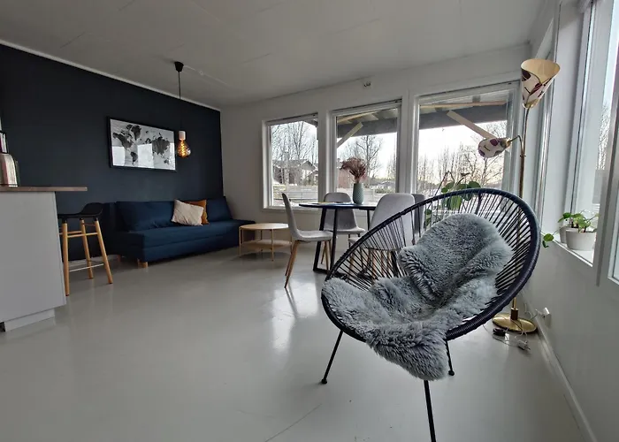 Bright And Comfortable With Easy Airport Access, Parking And Nature Nearby Apartament Tromsø